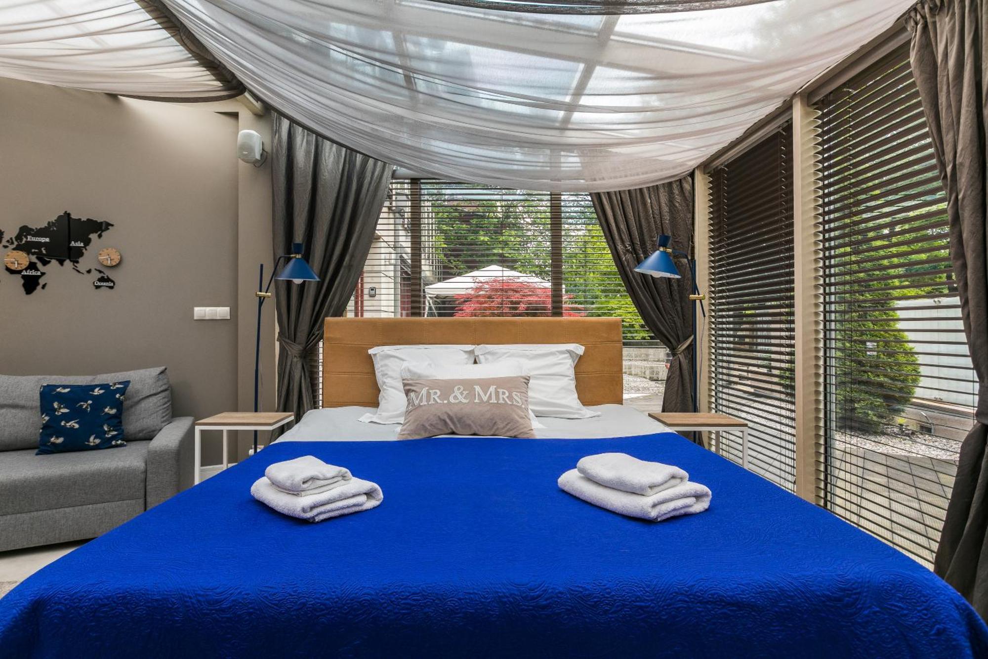 Apartament A11 & Dermique *
