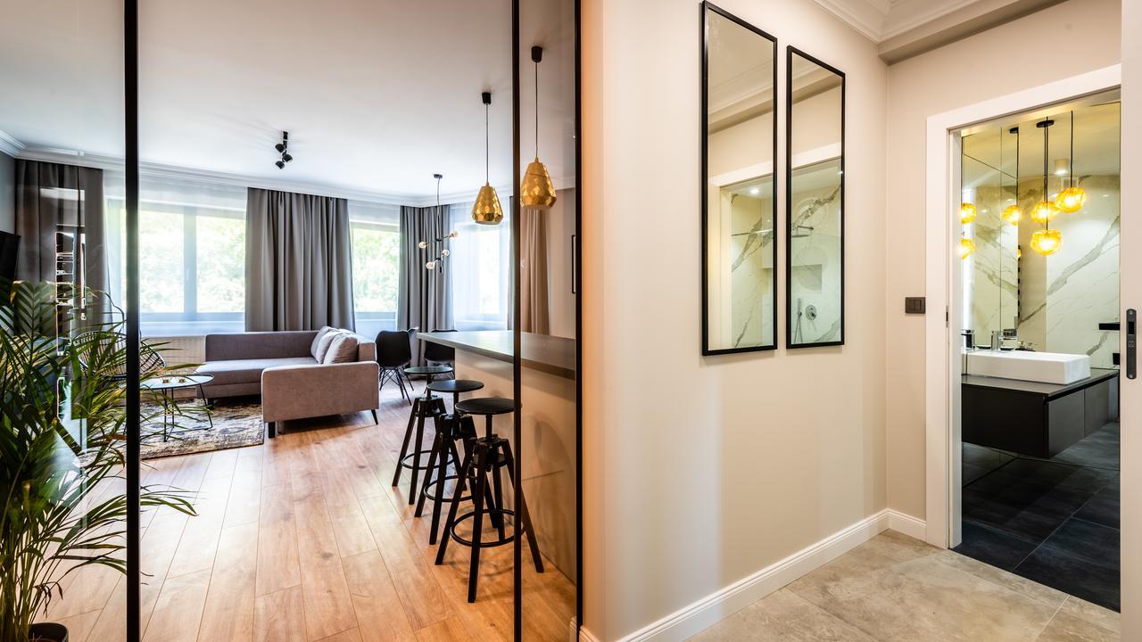 Apartament A11 & Dermique *